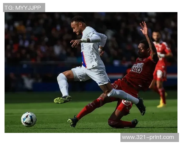 内马尔双响巴黎圣日耳曼3-1胜雷恩，法甲领头羊保持不败记录