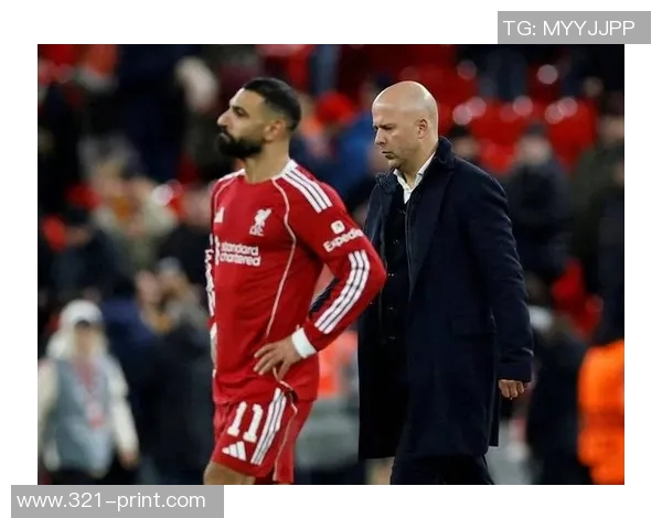 英格兰球队利物浦在欧冠赛场上遭遇困境，主帅克洛普面临挑战，球队能否翻盘？